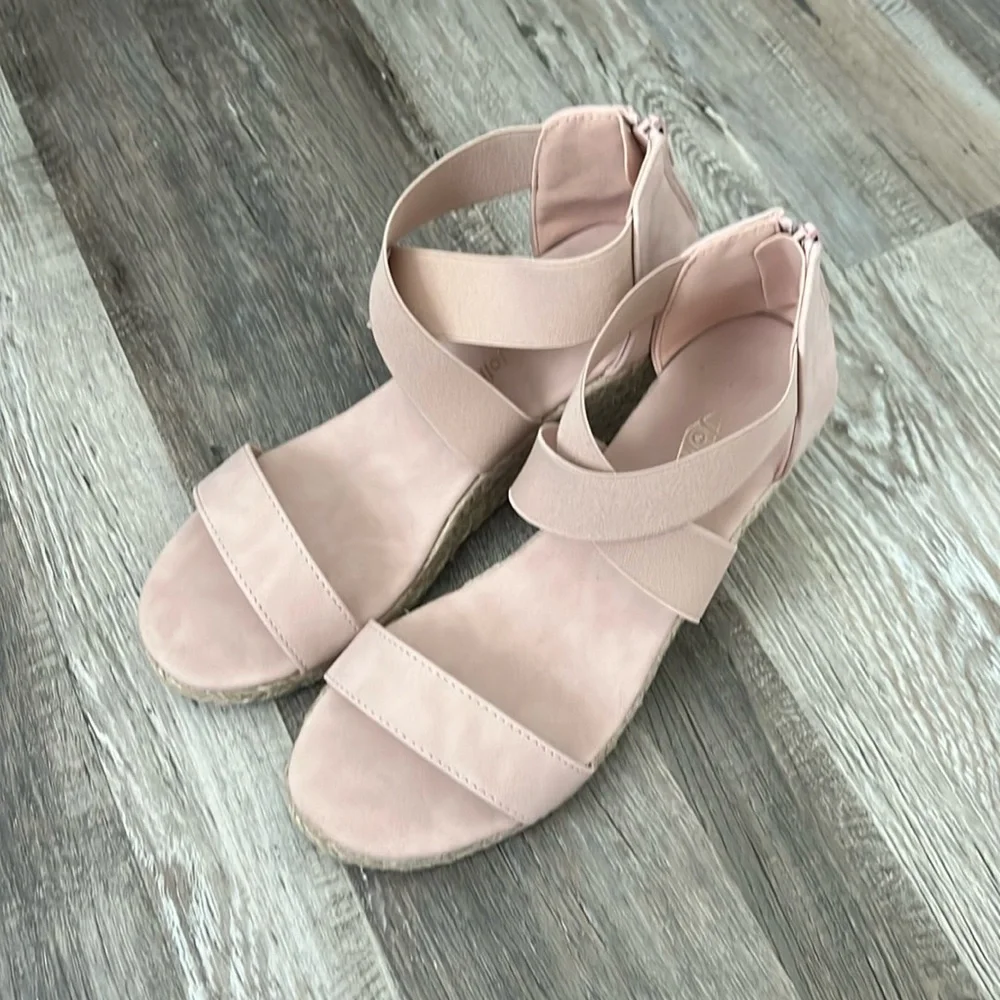 Blush sandals - Picture 1 of 6